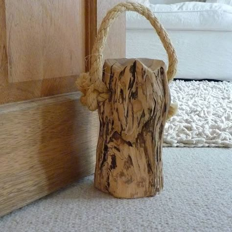 Nautical inspired door stopper - Home Decorating Trends - Homedit Door Stopper Diy, Rustic Wood Doors, Door Stoppers, Door Stops, Door Stopper, Diy Door, Unique Crafts, Design Your Home, Door Stop