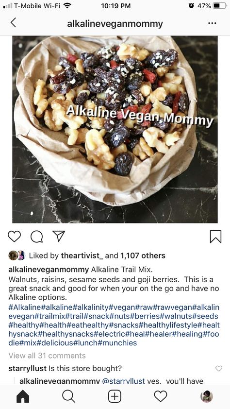 Alkaline Trail Mix via Alkaline Vegan Mommy... walnuts, raisins, sesame seeds, and goji berries YUM! Alkaline Snacks, Alkaline Meals, Alkaline Diet Benefits, Simple Snacks, Alkaline Vegan, Alkaline Diet Recipes, Energy Snacks, Alkaline Diet, Alkaline Foods