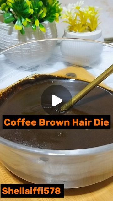 Natural Hair Dye For Brown Hair, Homemade Hair Dye Brown, Coffee Dyed Hair, How To Color Grey Hair At Home, How To Colour Your Hair At Home, Hair Dye At Home Tips, Diy Brown Hair Dye At Home, Home Hair Coloring Tips, Color Hair With Coffee