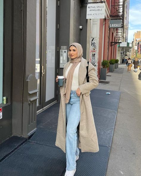 Eid Outfits Ideas, Nude Outfits, Eid Outfits, Instagram Life, Coat Outfits, Muslim Fashion, New Yorker, Hijab Fashion, Modest Fashion