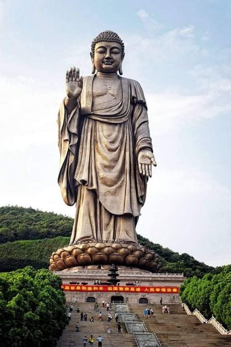 Amida / Amitabha Buda Statue, Spring Temple Buddha, भारतीय इतिहास, Buddhist Architecture, Visit Philly, Chinese Temple, Amitabha Buddha, Wuxi, Christ The Redeemer