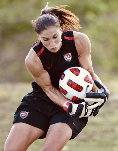 Uswnt Soccer, Soccer Goalie, Hope Solo, Women's Soccer Team, Female Soccer Players, Usa Soccer Women, Us Soccer, Alex Morgan, Soccer Life