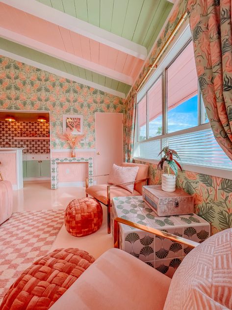 Trixie Motel - Pink Flamingo Room Reveal | Dazey LA Trixie Motel Rooms, Flamingo Room Decor, Pink Airbnb, Retro Room Aesthetic, Bachelorette Airbnb, Barbie Hotel, Flamingo Interior, Dani Dazey, Trixie Motel