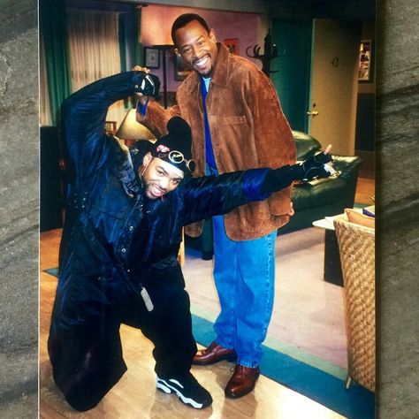 Method Man & Martin Lawrence on the set of Martin Martin Lawrence 90s Outfits, Martin Lawrence Show, 90s Pictures, 90s Black Men, Looks Hip Hop, Martin Show, Men 90s, Martin Lawrence, Hip Hop Classics