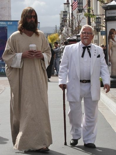 Just Jesus and Colonel Sanders taking a stroll. Religion Funny, Sick Mind, Religious Jokes, Catholic Humor, Church Memes, Church Humor, Religious Humor, Colonel Sanders, Jesus Funny