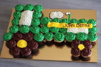 John Deere Party Decorations, Tractor Cupcake Cake, John Deere Cupcakes, Tractor Cupcakes, John Deere Party, Tractor Cake, Pull Apart Cupcake Cake, Cake Pulls, Tractor Party