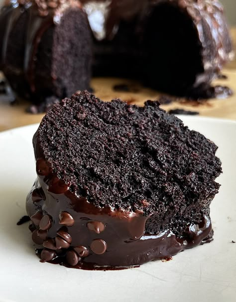 Sourdough Chocolate Bundt Cake — Well Made by Kiley Sourdough Chocolate Bundt Cake, Sourdough Bundt Cake Recipes, Sourdough Discard Bundt Cake, Sourdough Bundt Cake, Sourdough Baked Goods, Sourdough Discard Recipes Dessert, Sourdough Discard Dessert, Sourdough Cakes, Sourdough Chocolate Cake