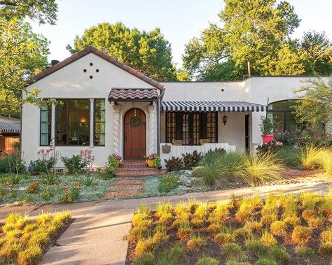 Reclaiming the Past - Austin Monthly - June 2015 - Austin, TX Austin Style Homes, Austin Texas Homes, Austin Style, Austin Homes, Colonial Revival, Texas Homes, Spanish Colonial, Traditional Architecture, School Architecture