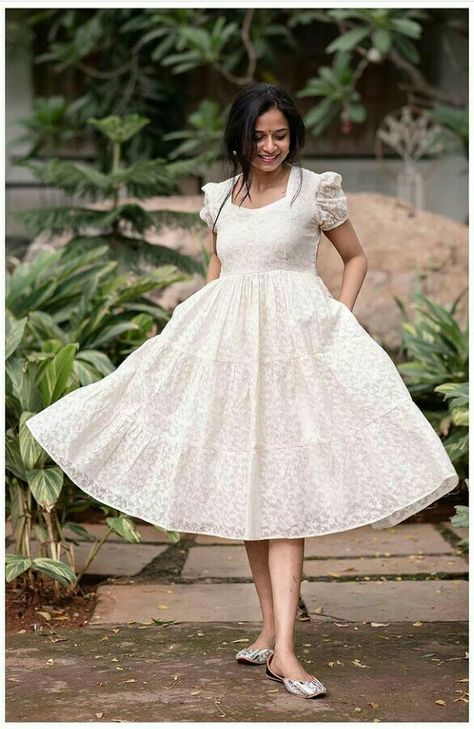 Full Length Tops For Women, Cute Frocks For Women Western, Cotton Western Dresses Summer, Beautiful Frocks For Women, Party Wear Frocks For Women Knee Length, White Cotton Frocks For Women, White Frocks For Women Western, Knee Length Frocks For Women, Simple White Frock Design