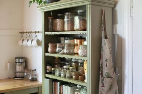 The truth about unfitted kitchens - Potager Online Salvage Kitchen Cabinets, Unfitted Kitchen Pantry, Unfitted Kitchen Ideas, Open Pantry Ideas, Unfitted Kitchens, Small Kitchen Pantry, Unfitted Kitchen, Old Wood Table, Open Pantry