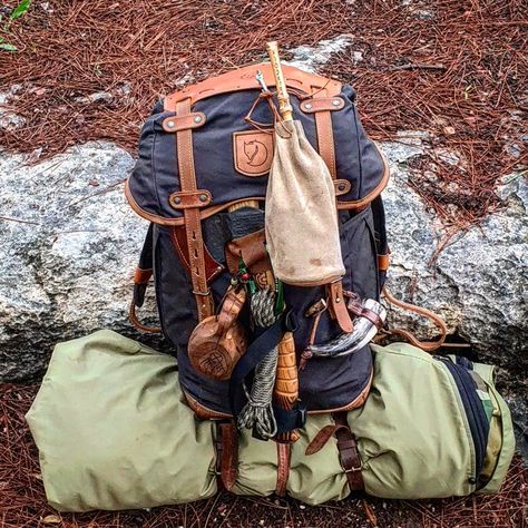 Bushcraft pack with badroll Bushcraft Pack, Bushcraft Backpack, Mountain Backpack, Bradley Mountain, Bushcraft, Handmade Bags, Backpacks