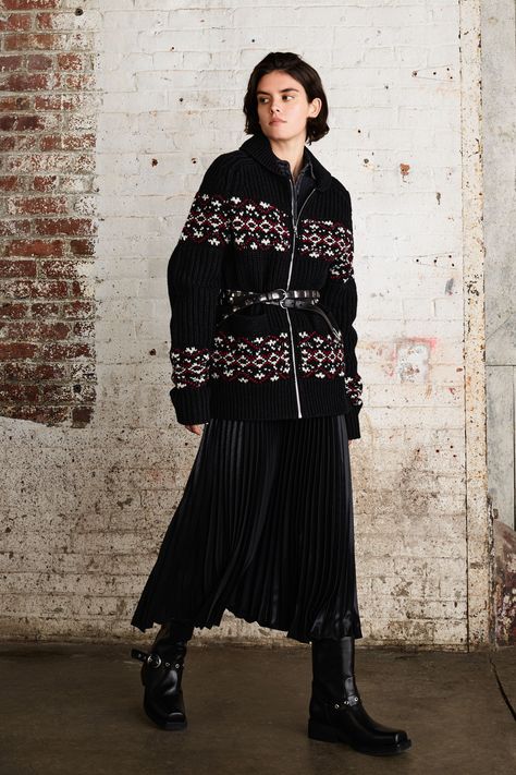 Rag & Bone Fall 2024 Ready-to-Wear https://www.vogue.com/fashion-shows/fall-2024-ready-to-wear/rag-bone/slideshow/collection#6 Tanya Taylor, Fall Winter 2024, Norma Kamali, Malene Birger, Trends 2024, Rag And Bone, Fashion Show Collection, Christmas Fashion, Winter 2024