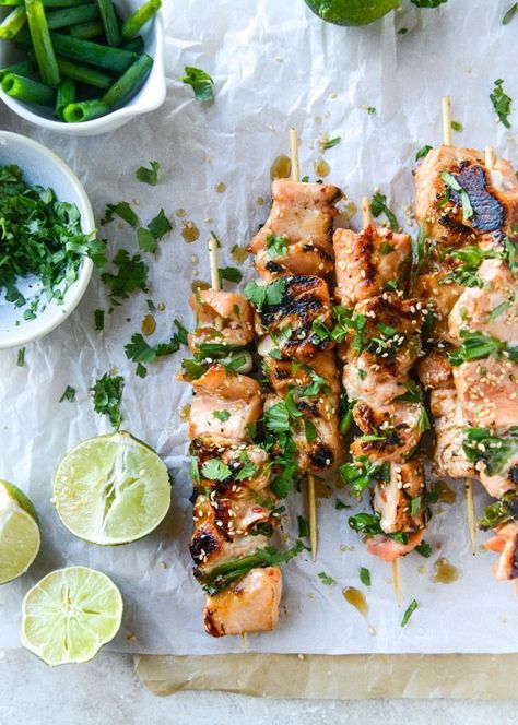 30 Minute Sweet Thai Chili Salmon Skewers. #sweetthaichilisalmon #salmon Thai Chili Salmon, Chili Salmon, Sweet Thai Chili, Salmon Skewers, Spring Recipes Dinner, Delicious Salmon Recipes, Fruit Kebabs, Thai Chili, Easy Fish Recipes