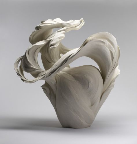 Natural Forms Sculpture, Fujikasa Satoko, Fluid Sculpture, Form In Art, Elegant Sculpture, Moving Sculpture, Natural Sculpture, Stoneware Sculpture, Form Studies