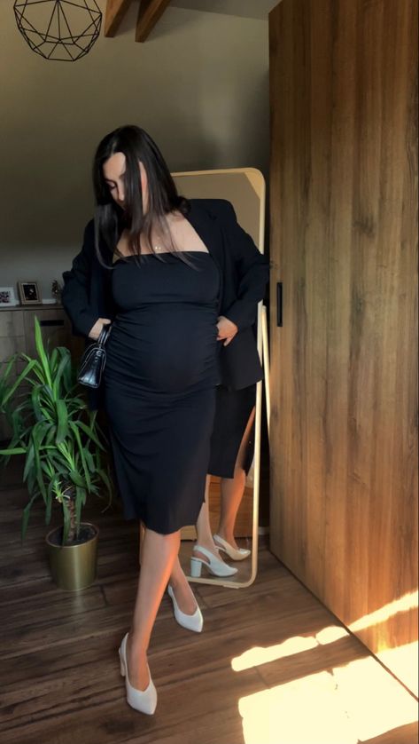 #tubedress #bandeau #blackdresscasual #blazerstyle #blazeroutfit #blazer #allblackoutfit #stylingtips #pregnancyoutfit #pregnancystyle Tube Dress With Blazer, Dress With Blazer, Pregnancy Outfits, Black Dresses Casual, All Black Outfit, Blazer Outfits, Blazer Fashion, Tube Dress, Blazer Dress