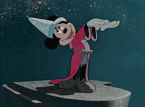 Sorcerer Mickey Aesthetic, Mickey Mouse Aesthetic Pfp, Vintage Disney Icon, Disney Classic Characters, Fantasia Mickey Tattoo, Mickey Mouse Widget, Mickey Mouse Icons Aesthetic, Vintage Mickey Mouse Aesthetic, Dark Disney Aesthetic