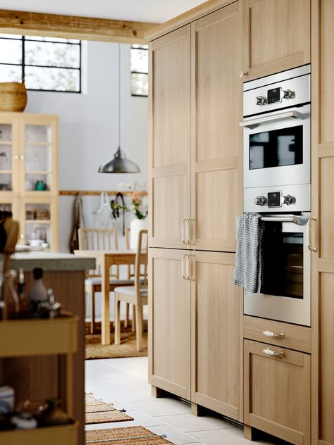 Oak Veneer Shaker Kitchen - METOD Kitchen System - IKEA Veneer Kitchen, Kitchen Long, White Oak Kitchen, Metod Kitchen, 2024 Kitchen, Ikea Food, Ikea Ireland, Kitchen System, Organization Furniture