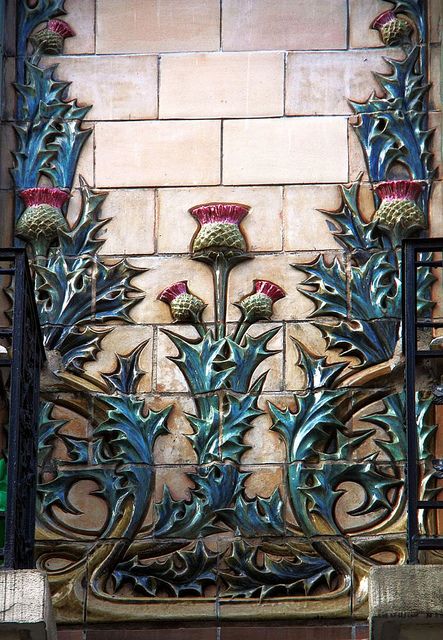 Art Nouveau ceramic details (thistles) in Paris 16th Usage: Habitation building (immeuble de rapport) Location: 2 rue Eugène Manuel / 9 rue Claude Chahu, 75016 Paris . posted on Flickr by Soklelne Art Noveau Interiores, Art Nouveau Arquitectura, Hector Guimard, Thistles Art, Architecture Art Nouveau, Art Nouveau Interior, Design Art Nouveau, Interior Boho, Thistle Design