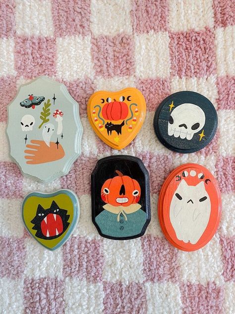 Paloma The Peach, Youtube Sticker, Pin Ideas, Tanah Liat, Clay Art Projects, Craft Night, Diy Clay Crafts, Wooden Plaques, Diy Clay