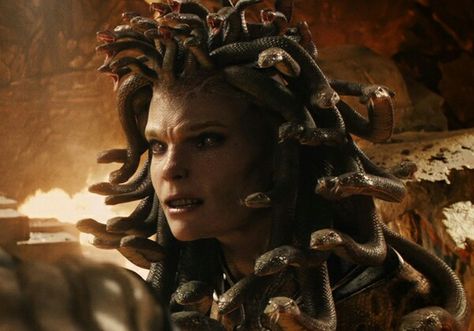 Medusa Percy Jackson, Medusa Artwork, Percy Jackson Movie, Medusa Gorgon, Female Monster, Medusa Art, Clash Of The Titans, Female Villains, The Titans