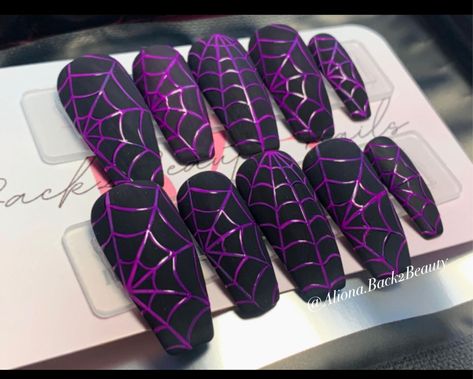 Reusable Purple and Black Spider Web Press on Nails/ Halloween Nails/ Press On Nails/ Hand Painted/ Fake Nails/ Glue On Nails/ False Nails Model: Medium Coffin Please read full description below. I offer handmade press on nails made with quality gel. This set will give you a perfect manicure within a few minutes for a small portion of the salon cost.  Sets come with 10 nails (based on the size/shape selected), nail prep kit, and instructions. Reusable if removed correctly. 100% natural look if a Purple Black Nails Ideas, Oval Nails Designs Halloween, Purple Nails With Spider Web, Purple And Black Spiderweb Nails, Halloween Acrylic Nails Stiletto, Purple Spiderweb Nails, Black Purple Halloween Nails, Horror Nail Ideas, Purple Chrome Halloween Nails