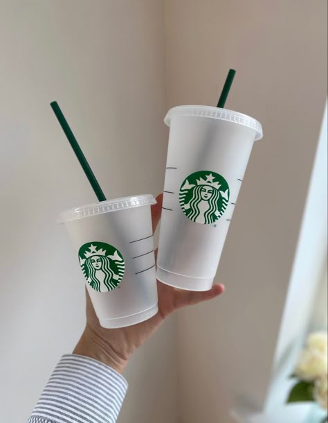 Starbucks Cups Clear, Starbucks Becher, Starbucks Shop, Copo Starbucks, Coffee Sachets, Café Starbucks, Starbucks Cup, Trendy Water Bottles, Reusable Cup