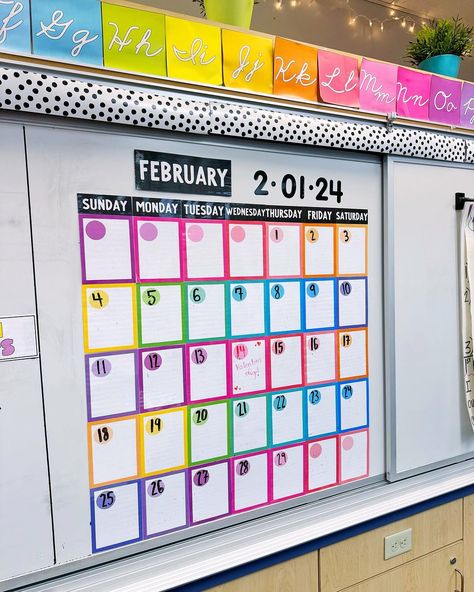 New month means an updated classroom calendar! 🌟 Calendar manager is one of our classroom jobs! Whoever has that job for the current… | Instagram Calendar Elementary School, Diy Bulletin Board Calendar, Diy Classroom Calendar Ideas, Calendar Display Classroom, Classroom Calendar On Whiteboard, Classroom Calendar Ideas, Flip Calendar Classroom, Classroom Calendars, Colorful Classroom Decor