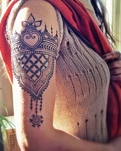 Bracelete - Tatoo Mais Tattoo Designs Upper Arm, Henna Tattoo Arm, Henna Motive, Cool Henna, Henne Tattoo, Lace Tattoo Design, Lace Tattoo, Beautiful Mehndi, Tattoo Arm