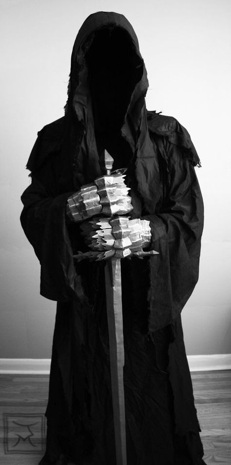 Nazgul Lord Of The Rings, Battle Jackets, Dead King, Fair Outfits, Ren Fair, Amazing Cosplay, Dark Lord, Grim Reaper, Best Cosplay