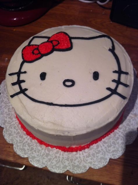 Cake Diy Easy, Hello Kitty Birthday Cake, Homemade Birthday Cakes, Kitty Cake, Simple Cake Designs, Easy Birthday, Cute Baking, Hello Kitty Cake, Hello Kitty Party