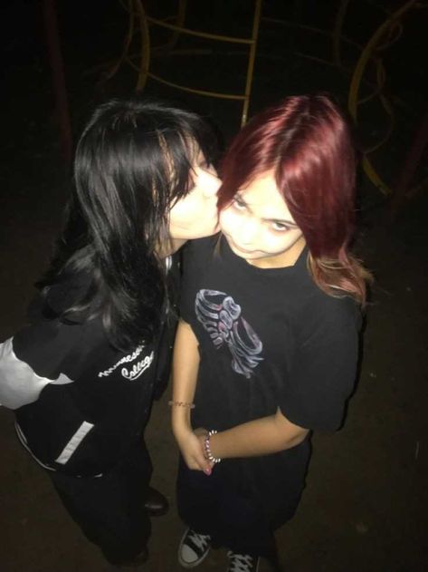 Red Hair And Black Hair Duo, I Need A Girlfriend, Need A Girlfriend, Cherry Coke, You Are My Moon, Friendship Photoshoot, Girlfriend Goals, Pics Ideas, Need Friends