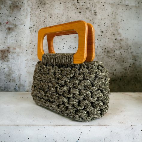 Ring Handle Bag, 3d Crochet, Modern Handbag, Knitted Bag, Printed Handbags, Handbags Casual, Top Handle Bags, How To Make Handbags, Brown Bags