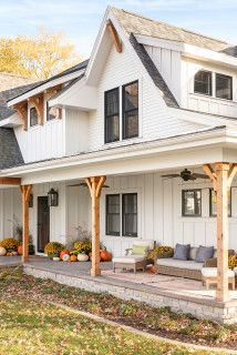 Back Porch Furniture Ideas Farmhouse, Vertical Siding Farmhouse, White Barndominium Exterior, Garden Bungalow, Rustic Farmhouse Exterior, Beachy Farmhouse, Rustic Farmhouse Interior, Bria Hammel, Burr Oak