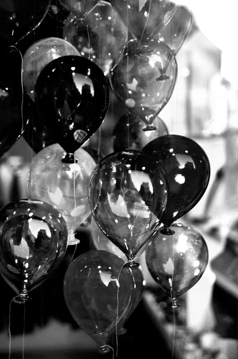 Birthday Black And White Aesthetic, Party Aesthetic Black And White, Black And Silver Aesthetic, Glitz And Glam Aesthetic, Black And Silver Background Aesthetic, Black And White Balloons Aesthetic, Black And White Disco Ball Aesthetic, Black And Silver Balloons, Black Ballons