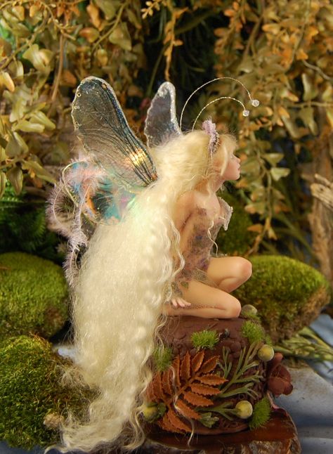 OOAK fairy Rapunzel doll by Nadiia  nadiiaevans.blogspot.com Ooak Fairy, Fairy Dragon, Fairy Pictures, Love Fairy, Fairy Figurines, Fairies Elves, Fairy Magic, Beautiful Fairies, Fantasy Fairy