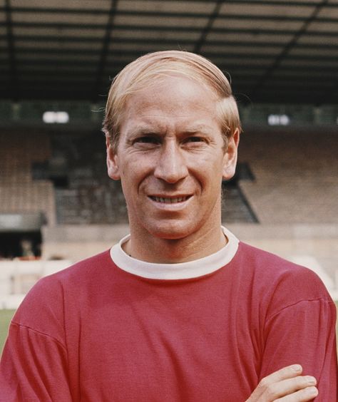 Man Utd Crest, Bobby Charlton, Manchester United Team, Manchester United Legends, Manchester United Fans, English Football, Manchester United Football Club, Celtic Fc, Manchester United Football