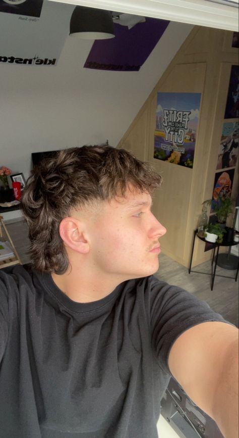 Mens Haircuts Thick Hair, Haircut Selfie, Short Mullet, Photo Hijab, Mens Haircuts Short Hair, Crop Haircut, Shaved Hair Designs, Men Haircut Curly Hair, Mullet Haircut