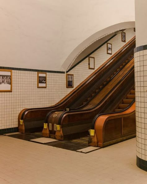 Lee Mathews on Instagram: "Sint-Annatunnel, Antwerp, Belgium, 1931. #leemathews" Underground Tube, Mod Decor, Retro Interior, London Underground, Dream Life, Belgium, Interior Architecture, Architecture Design, House Interior