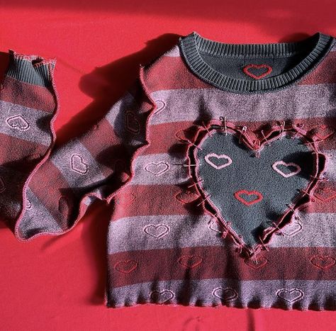 Punk Sweater Diy, Punk Tshirt, Upcycle Diy, Band Au, Gothic Ideas, Hi Hello, Heart Clothes, Goblin Core, Wardrobe Clothes