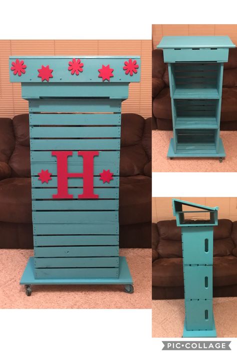 Podium made from crates. Add a smaller crate on top because I am taller! Teacher Podium Decorations, Teacher Podium Ideas, Diy Teacher Podium, Diy Podium Teacher, Milk Crate Classroom Ideas, Podium Diy, Diy Podium, Milk Crates In The Classroom, Teaching Podium