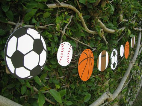 Sports Day Decoration, Sports Theme Classroom, Mommy Son, Sports Baby Shower Theme, Sports Room Decor, Sports Baby Shower, Sports Theme Birthday, Baby Shower Photo Booth, Football Birthday Party