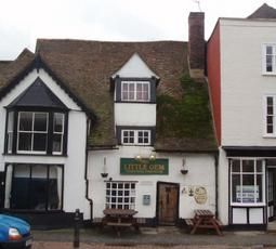 Th Little Gem Pub in Aylesford Kent County England. Built in 1106 and has operated as a pub almost constantly for over 900 years. Note the small door. The ceilings inside are low as well. A must see place. Aylesford Kent, Small Door, Old Pub, Kent England, Tea Rooms, County House, Pub Signs, Small Doors, Public House