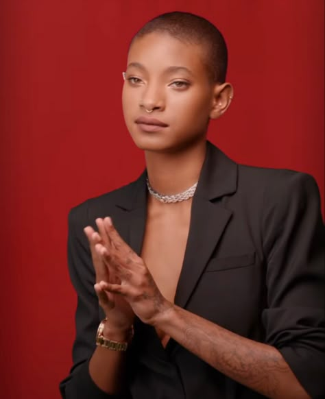 Female Buzzcut Black Women, Willow Smith Bald, Willow Smith Buzzcut, Black Woman Buzzcut, Black Women Shaved Head, Black Women Buzzcut, Buzz Cut Women Black, Buzz Cut Black Women, Bald Black Women