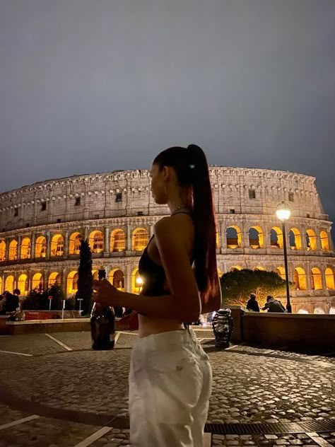 Outfits Rome, Always Look Put Together, Rome Pictures, Pawsitive Vibes, Italy Vibes, Rome Photo, Look Put Together, Italy Pictures, Italy Summer