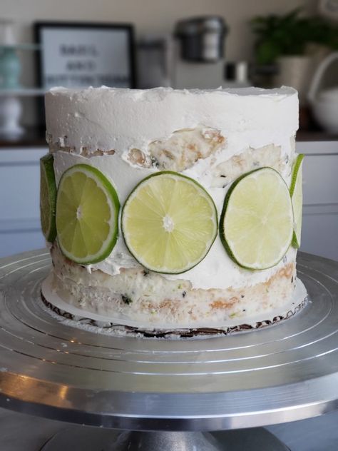 Lemon Coconut Cake, Fault Line Cake, Cake Designs For Boy, Lemon And Coconut Cake, Coconut Mojito, Cake Stand Decor, Coconut Cake Recipe, Vegan Cake Recipes, Modern Cakes