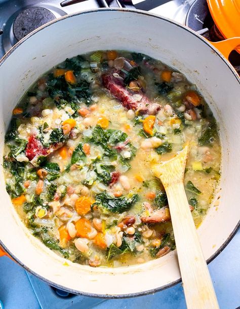 Ham Bean Kale Soup Recipes, Ham And Kale Soup, Healthy Ham Soup, Ham Hock Soup Recipes, Leftover Ham Soup Recipes, Recipes Using Kale, Ham And Bean Soup Recipes, White Bean Ham Soup, Ham And White Bean Soup