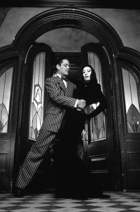 Raul Julia, Los Addams, Morticia And Gomez Addams, Addams Familie, Devious Maids, Gomez And Morticia, Gomez Addams, Hemlock Grove, Anjelica Huston