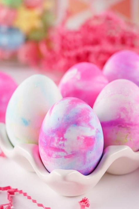 How to Make Cool Whip Easter Eggs Make Cool Whip, Hard Boiled Easter Eggs, Shaving Cream Easter Eggs, Easy Hard Boiled Eggs, Dyed Eggs, Diy Easter Eggs, Easter Lunch, 9x13 Baking Dish, Gel Food Coloring