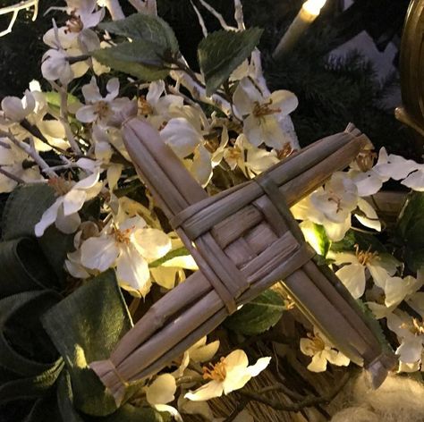 Imbolc Aesthetic, Aesthetic February, February Winter, Brigid's Cross, St Brigid, Celtic Traditions, February 1st, Eclectic Witch, Wicca Witchcraft