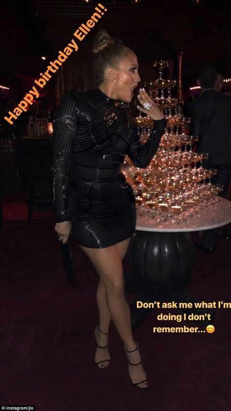 Celeb Friends, Jennifer Lopez Style, Jennifer Lopez Body, Jlo Style, 60th Birthday Party, The Milky Way, Good Poses, Ellen Degeneres, Jennifer Aniston